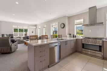 1 Thornton Green, Karaka