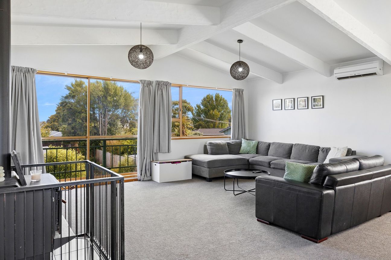 Big Home. Big Section. Even Bigger Value. - Więcej