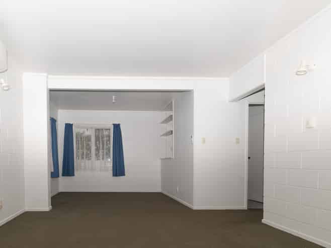 2/256 Don Buck Road, Massey