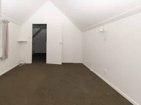 2/256 Don Buck Road, Massey