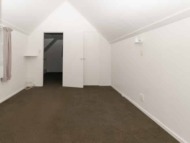 2/256 Don Buck Road, Massey