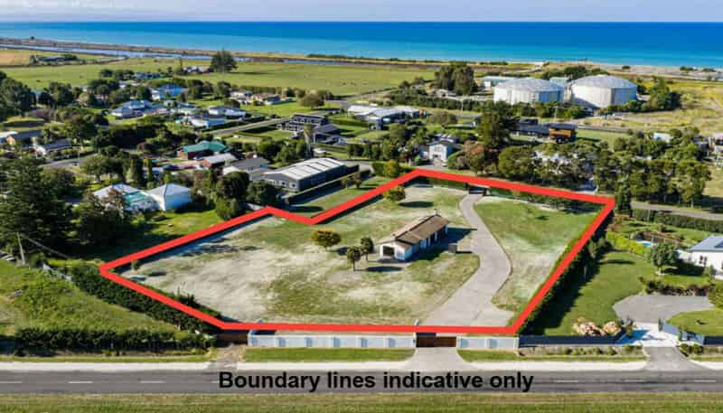 165 School Road, Clive