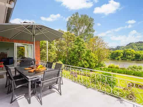 21 Riverbank Road, Okoia