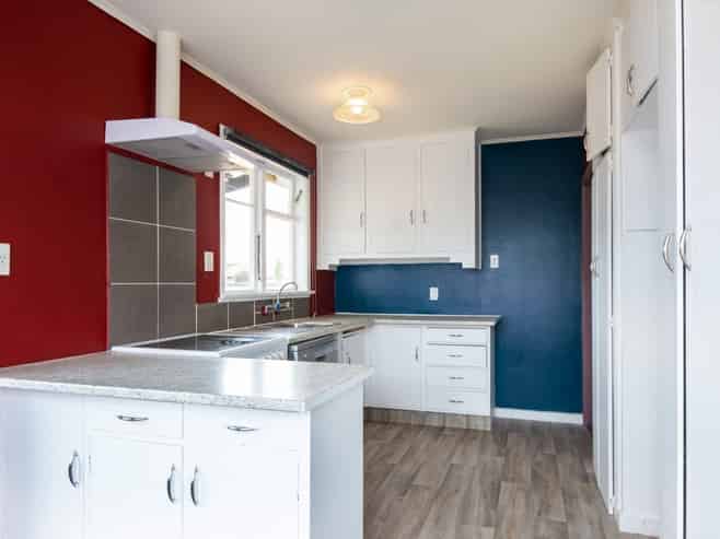 190 Maxwell Road , Redwoodtown