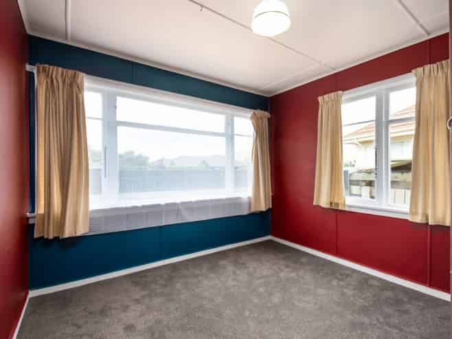 190 Maxwell Road , Redwoodtown