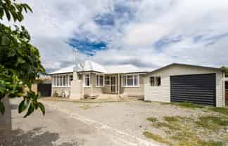 190 Maxwell Road , Redwoodtown