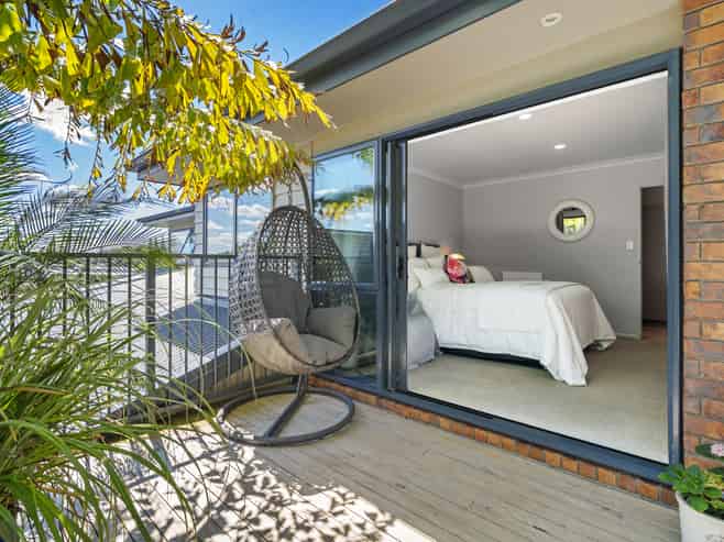 18 KO PLACE, Pyes Pa