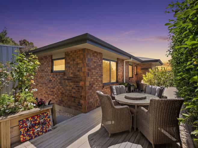 18 KO PLACE, Pyes Pa