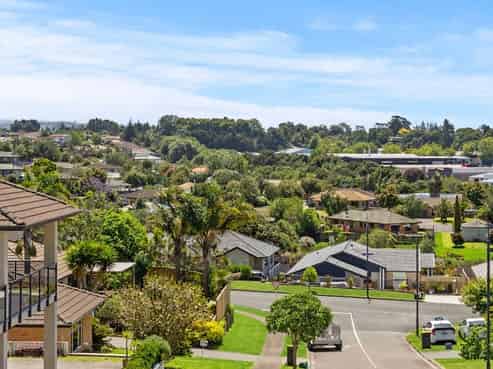 18 KO PLACE, Pyes Pa