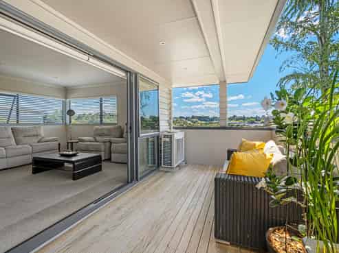 18 KO PLACE, Pyes Pa