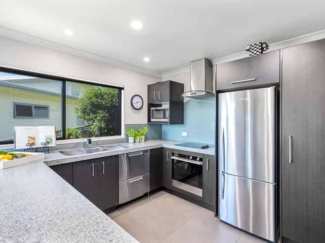 18 KO PLACE, Pyes Pa