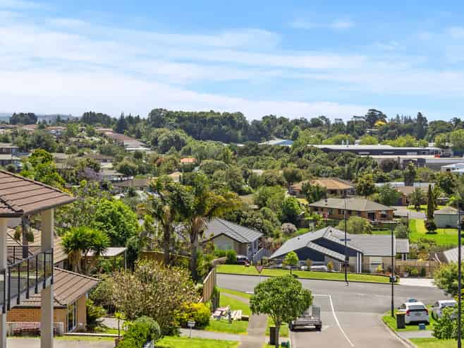 18 KO PLACE, Pyes Pa