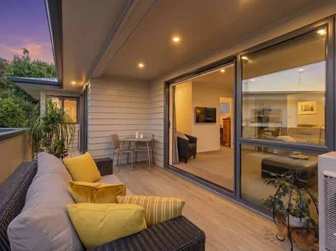 18 KO PLACE, Pyes Pa