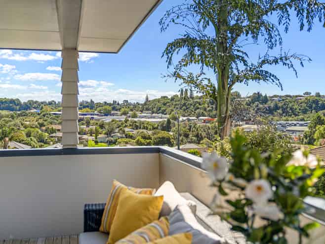 18 KO PLACE, Pyes Pa