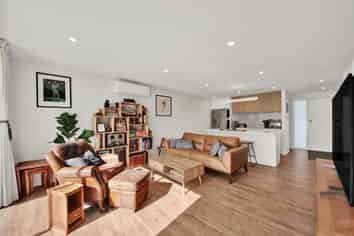 6/24 Dampier Street, Woolston