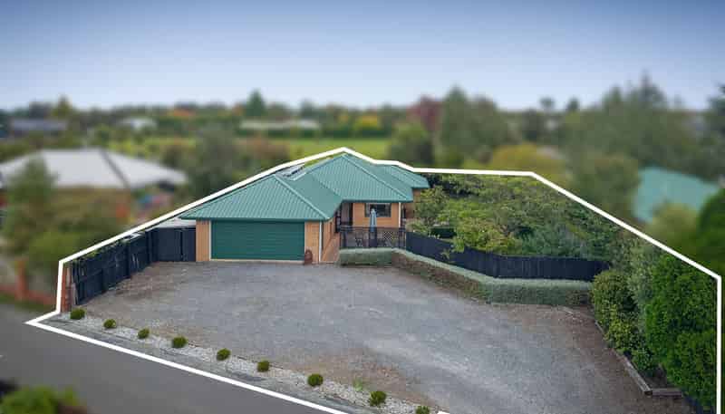 17 Devon Crescent, Darfield