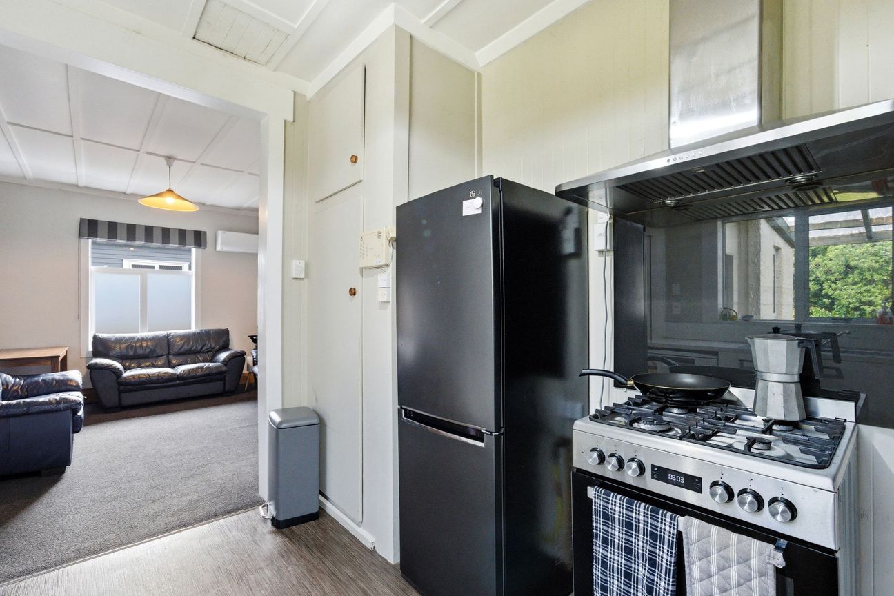Double Glazed plus Office equals bonus - Fler