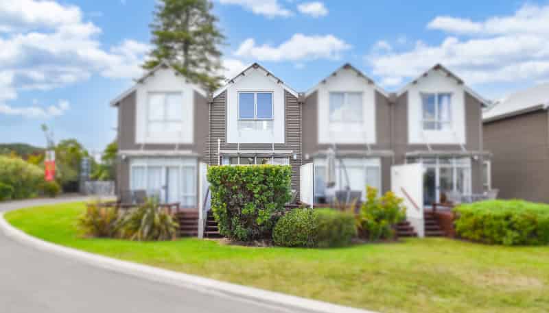 13/1420 Hamurana Road, Mourea