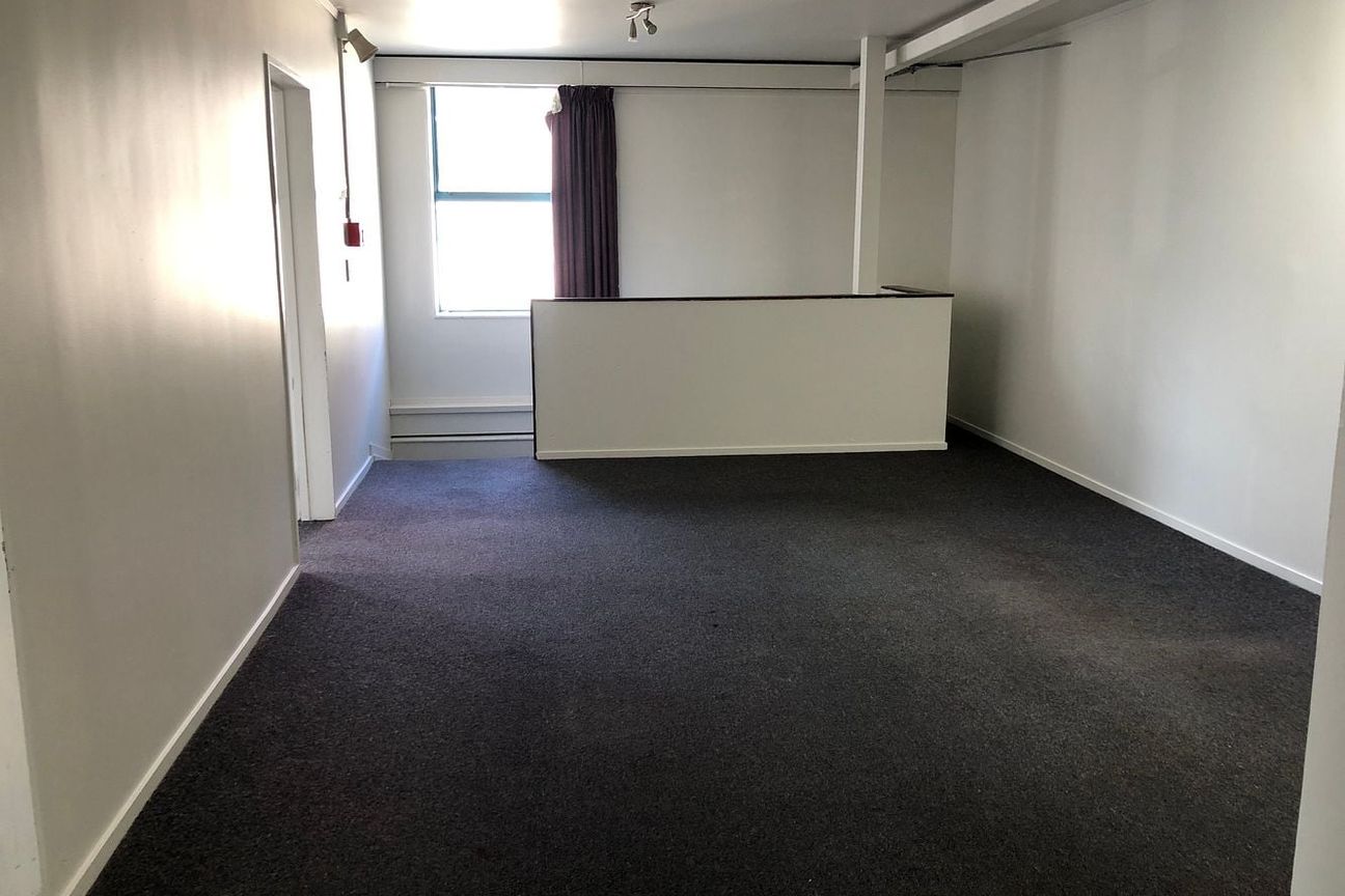 Spacious 4‑Bedroom +Study Flat – Close to City - Widok 4