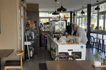 Prime queen street hospitality opportunity