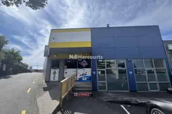 Wairau Road Retail - Rear Offering
