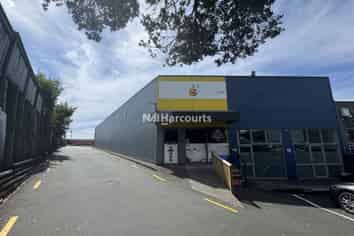 Wairau Road Retail - Rear Offering