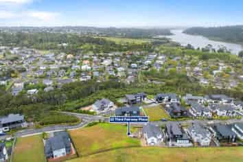 10 Third Fairway Place, Albany