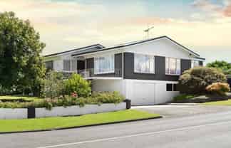 2 Mountain View Drive , Te Awamutu