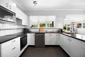 2 Mountain View Drive , Te Awamutu