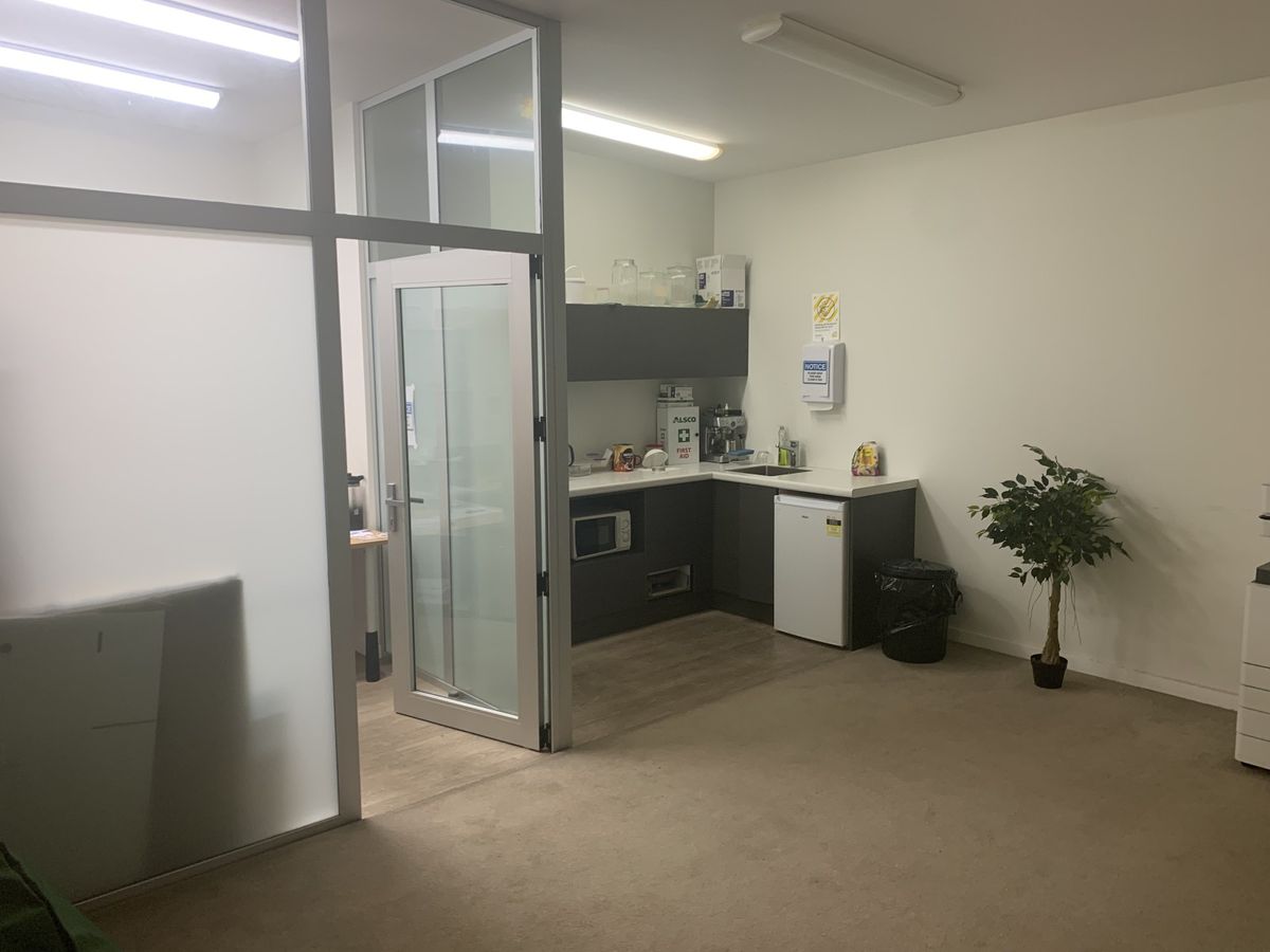 Well presented office and parking in Ngauranga - Ansicht 5