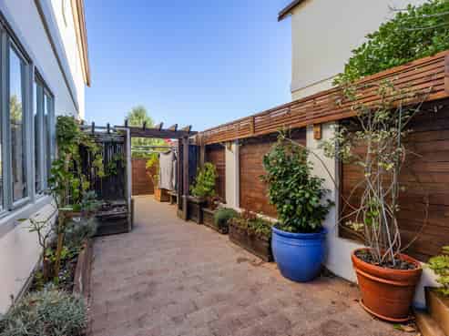 278 Alec Craig Way, Gulf Harbour