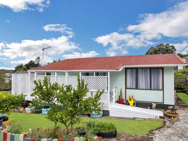 2/13 Lancaster Road, Beach Haven