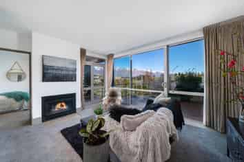 2/23 Adelaide Street, Queenstown Central