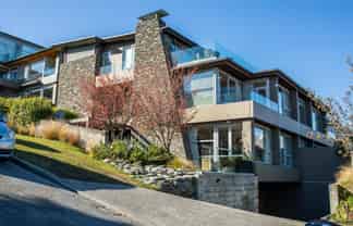 2/23 Adelaide Street, Queenstown Central