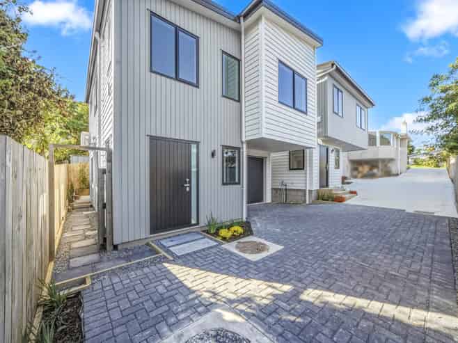 79B Girrahween Drive, Totara Vale