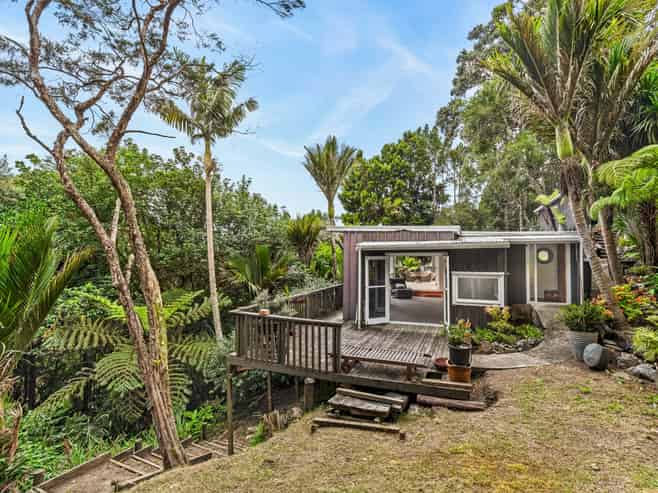 2A Opou Road, Titirangi