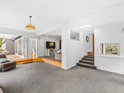 2A Opou Road, Titirangi