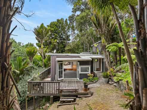 2A Opou Road, Titirangi