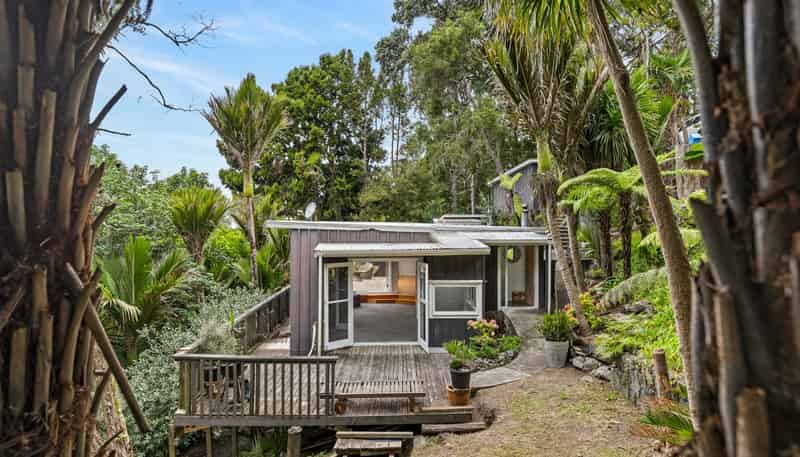 2A Opou Road, Titirangi