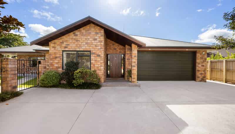 9 Aspen Court, Huntington