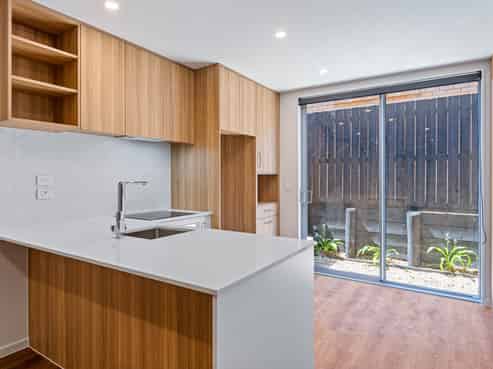 8/25 Tranent Road, Mangere