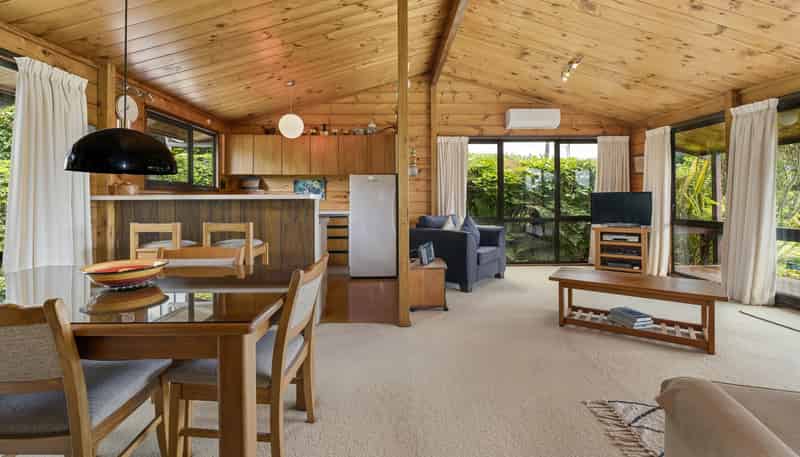 64 Utuhina Road, Springfield