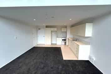 16F/30 Westward Ho, Glen Eden