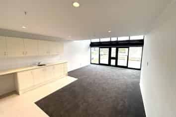 16F/30 Westward Ho, Glen Eden