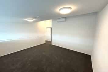 16F/30 Westward Ho, Glen Eden