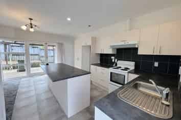 2/239 Pakuranga Road, Pakuranga