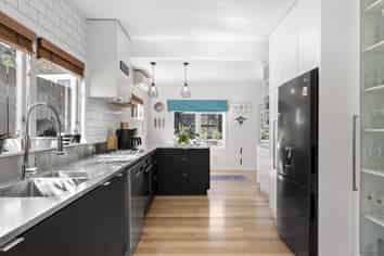 25 Marine Parade, Eastbourne