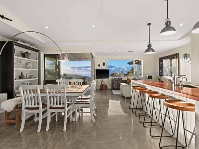 204 Eskridge Drive, Bay View