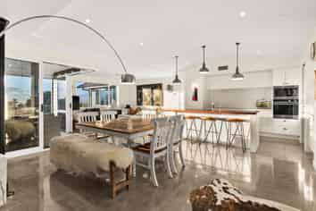 204 Eskridge Drive, Bay View