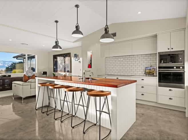 204 Eskridge Drive, Bay View